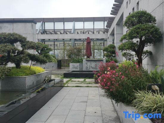 Цзюцзян: Country Inn & Suites by Radisson, Jiujiang BALIHU International Automobile City