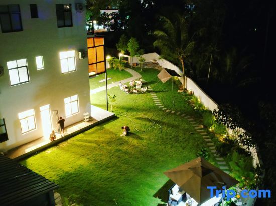 Wanning Yellow&White Homestay — фото 1