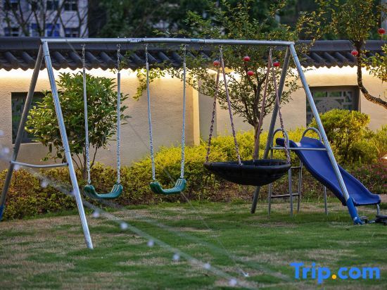 Хучжоу: Yuepu Courtyard Green Forest Wild Luxury Family Holiday Homestay (Anji Yunshang Grassland Branch)