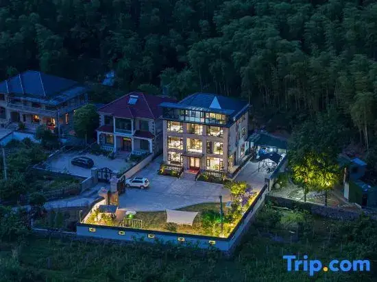 Хучжоу: Yuepu Courtyard Green Forest Wild Luxury Family Holiday Homestay (Anji Yunshang Grassland Branch)
