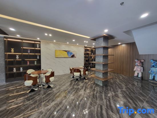 Nanjing No.1 Hotel Apartment (Zhushan Road Subway Station) — фото 1