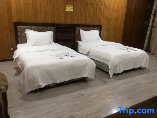 Яань: Tianquantianfu Business Hotel
