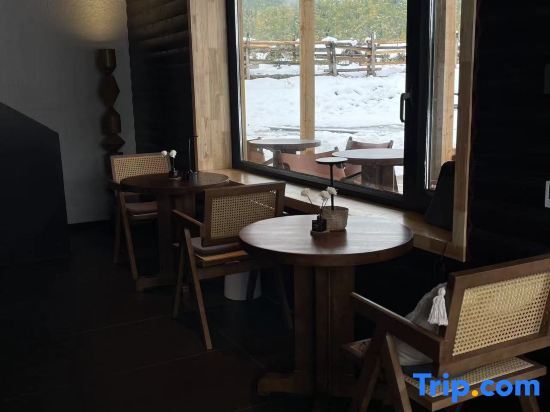 Буркин: Shenshanli Qinghuan Wild Luxury Vacation Homestay (Hemuqiao Store)