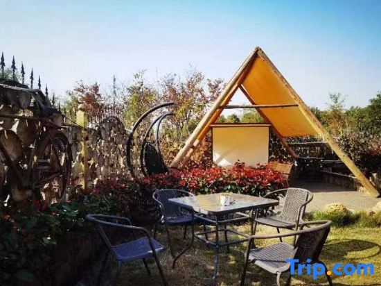 Шанхай: Donglin Luqi Tongyi Homestay (Shanghai Pudong New Area Lingang Avenue)