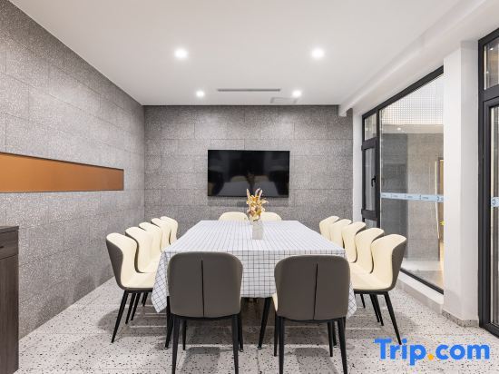 Пекин: Beijing 300 Years Designer Homestay (Huairou Qinglongxia Scenic Area)