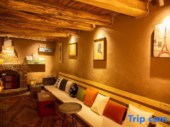 Кашгар: Kashgar Ancient City | Xiaoxiangli · Coffee and Tea · Worry Relieving Art Homestay