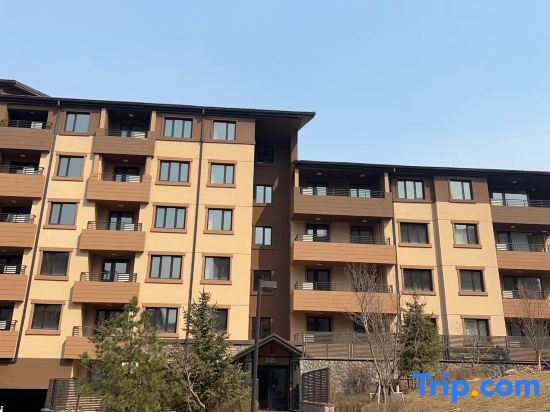 Цзилинь: Green Courtyard (Jilin Vanke Songhua Lake Store)