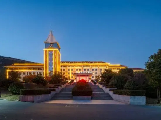 Fengshan International Hotel — фото 1
