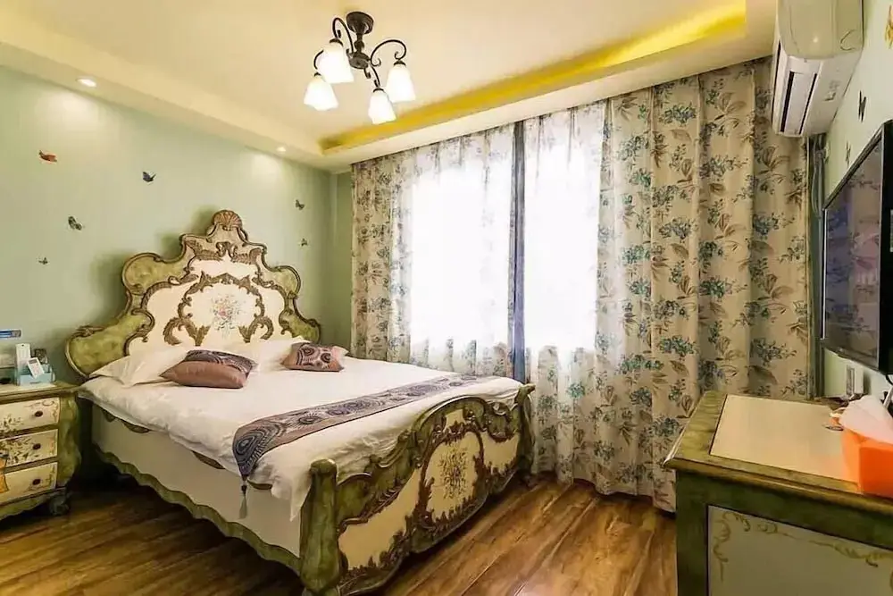 Цзясинь: Wanruoguli Inn