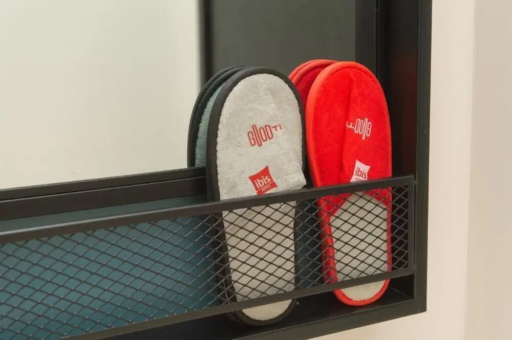Циндао: ibis Jiaodong Airport EMU Town Store