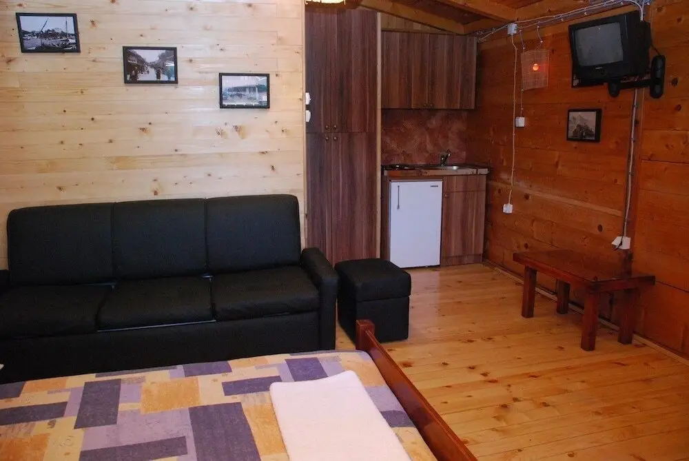 Горни Стой (Штойи и Эпермь): Caushi Studio Ada Bojana