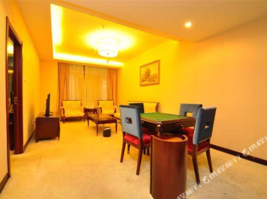 Линьи: Yizhou International Hotel
