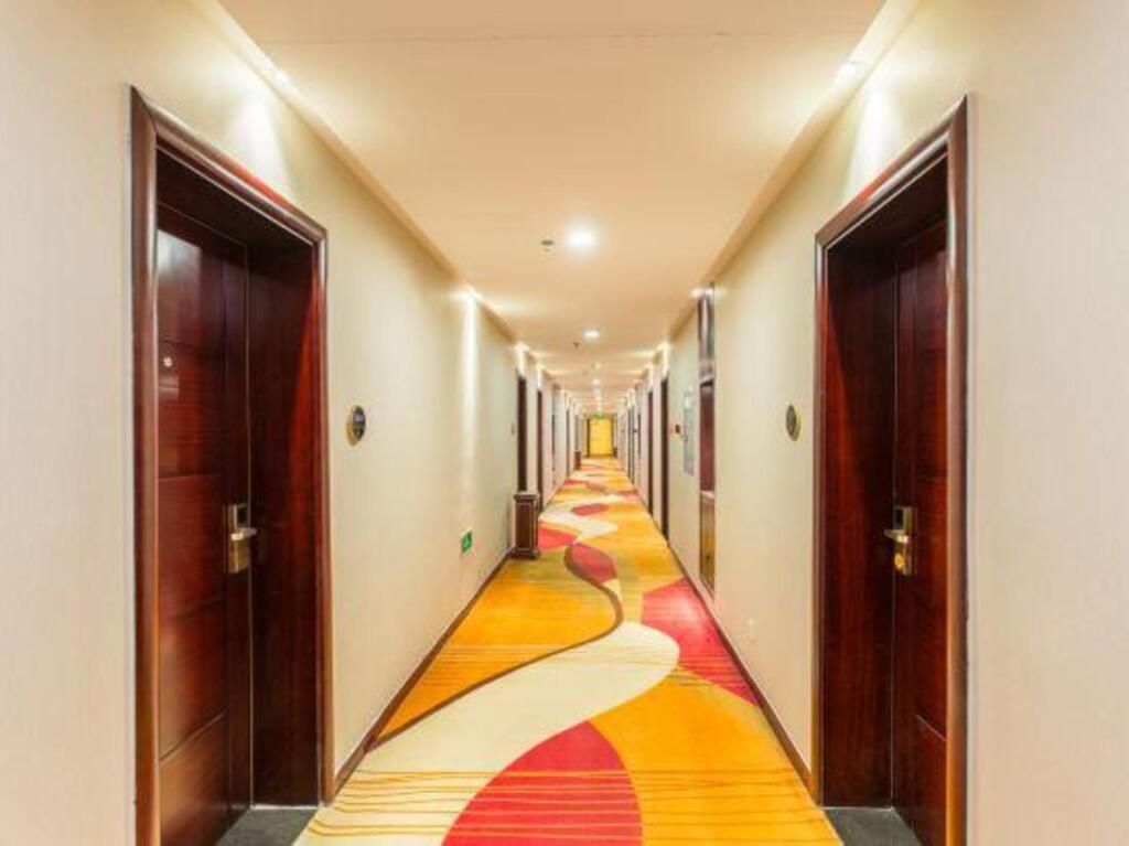 Линьи: Yizhou International Hotel