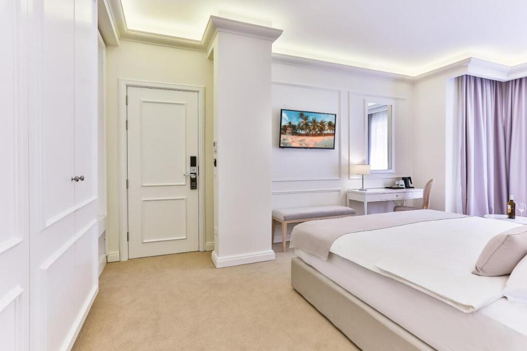 Будва: Отель Hotel Eden Hotel Budva