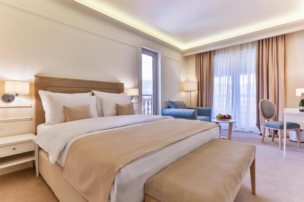 Будва: Отель Hotel Eden Hotel Budva