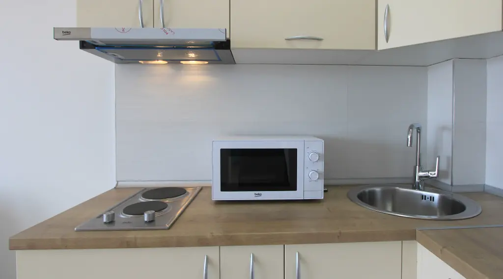 Бечичи: Апартаменты Lovely one bedroom with parking space