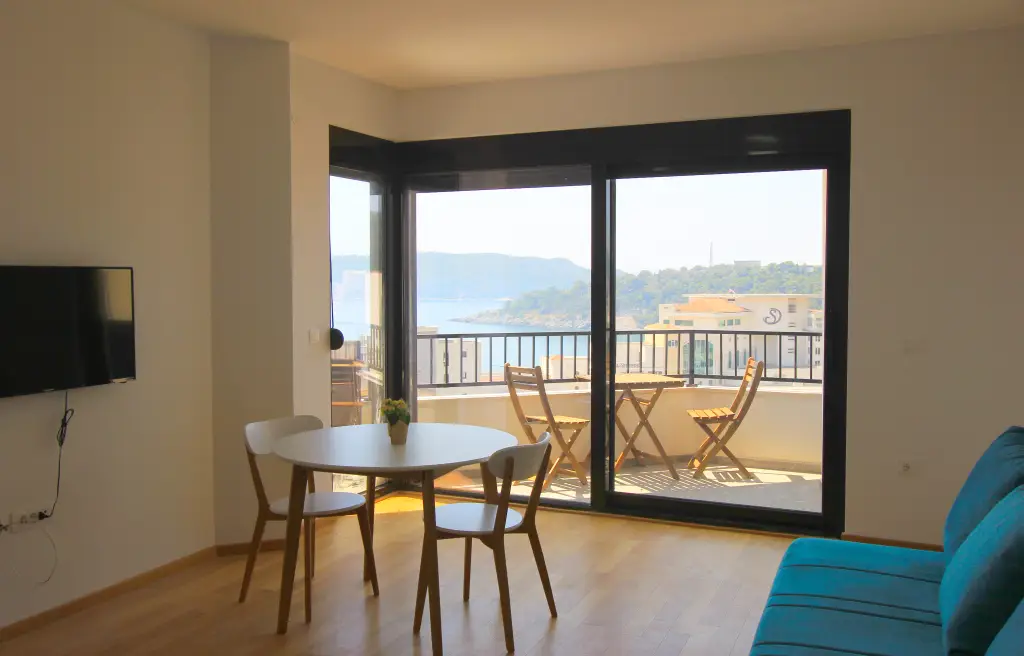 Бечичи: Апартаменты Lovely one bedroom with parking space