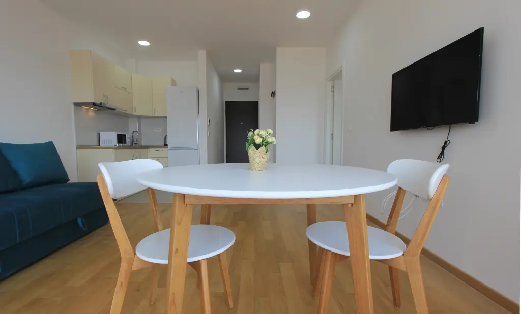 Бечичи: Апартаменты Lovely one bedroom with parking space