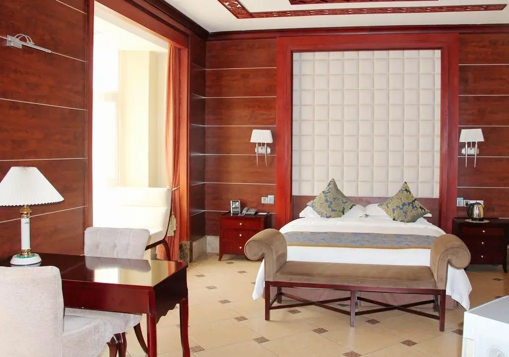 Qinghua Business Hotel — фото 1