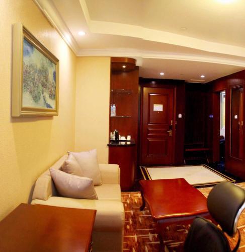 Шицзячжуан: Huaite Mansion