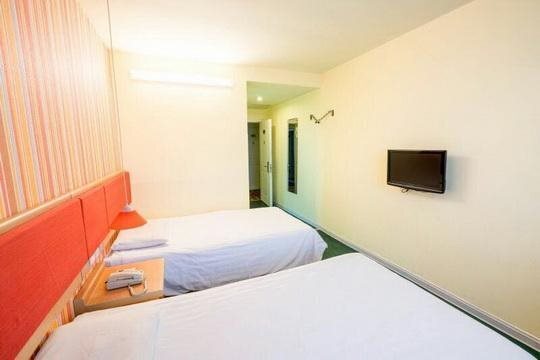 Далянь: Home Inn Dalian Changchun Road Beishidao Street