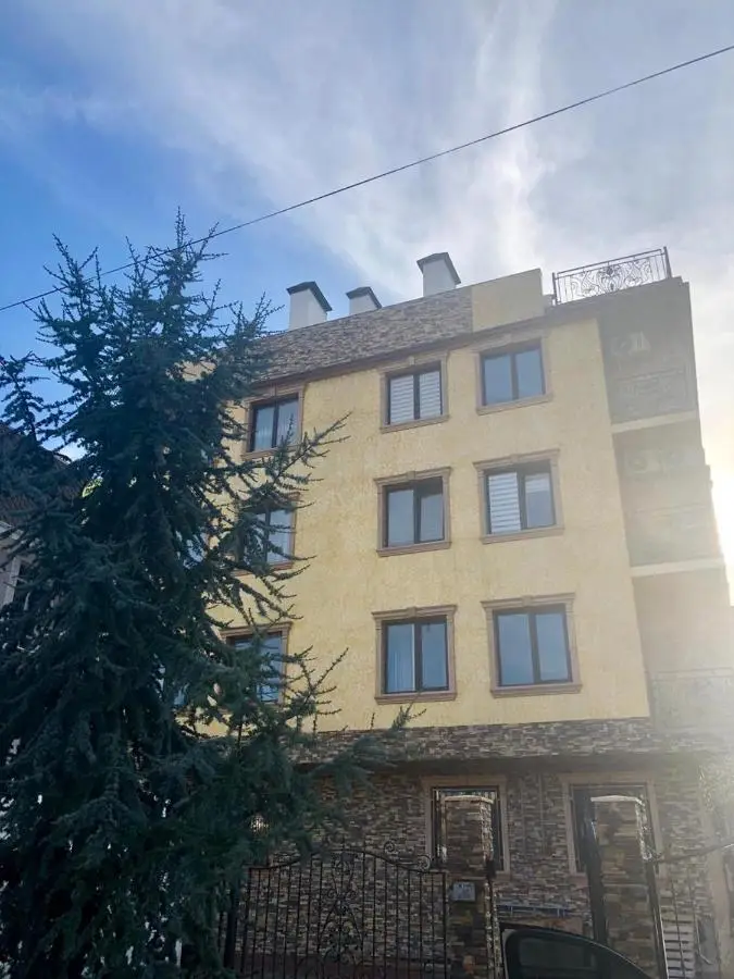 Сочи: Apartment Nizhneimeretinskaya 143