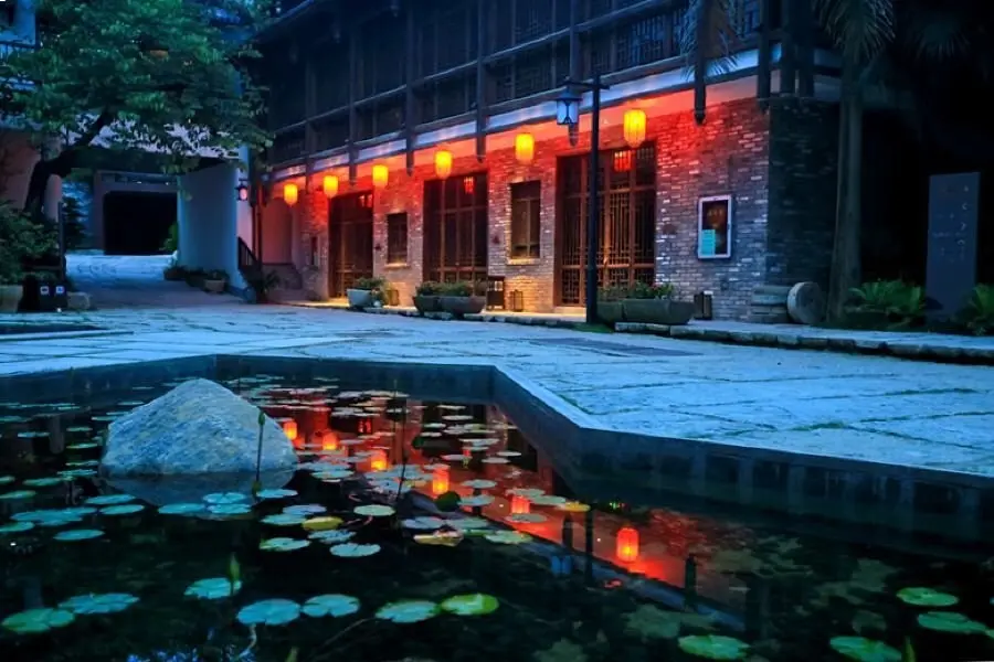 Шэньчжэнь: Overseas Chinese Town Phoenix Hakka Hotel (Gankeng Ancient Town Shop)