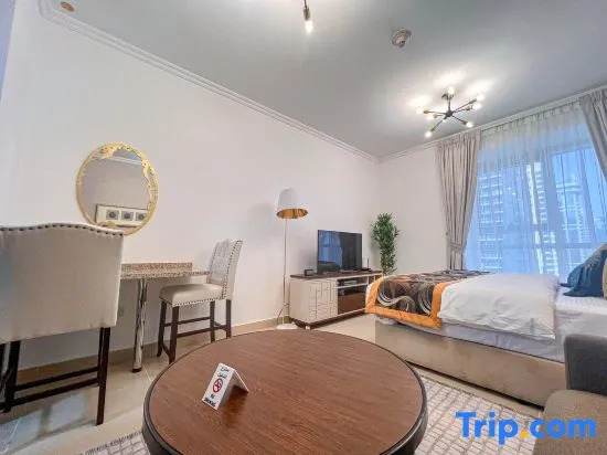 Дубай: Cosmos Living Luxurious Studio Near Dubai Marina