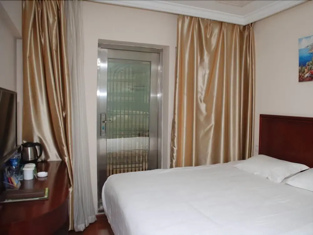 Тяньцзинь: GreenTree Inn Tianjin Heping Road Department Store Shell Hotel