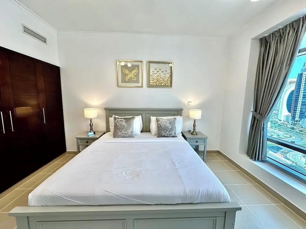 Дубай: Lux BnB Burj Views