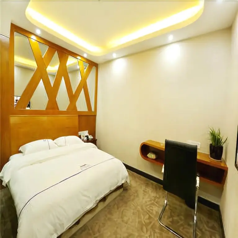 Чжанцзяцзе: Weiyi Fengshang Hotel (Zhangjiajie Railway Station)