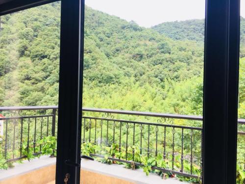 Хучжоу: Mogan Mountain Jieluju Guesthouse