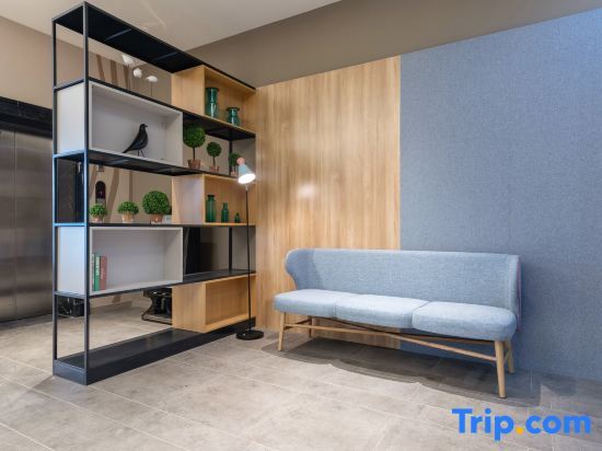 Яньтай: Home Inn · NEO (Joy City store of Yantai passenger terminal)