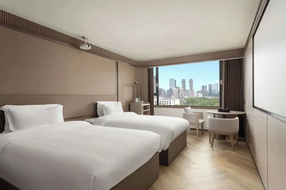 Ухань: Ramada Encore by Wyndham Wuhan Int'l Conference Center