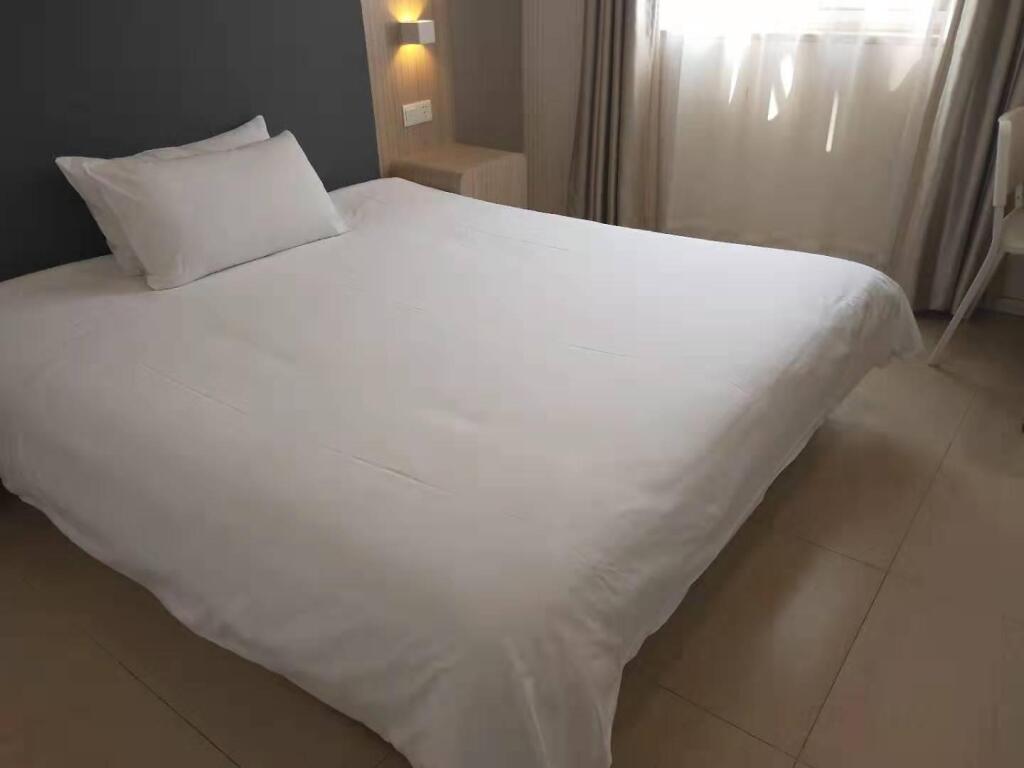 Шанхай: Shanghai Weibo Hotel Kaihong