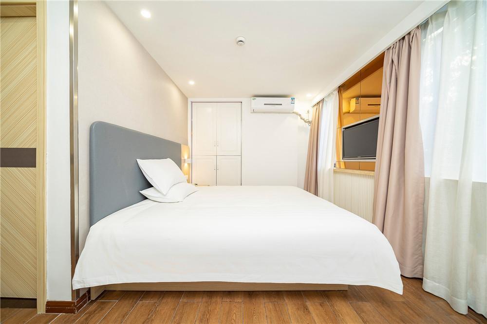 Шанхай: Shanghai Weibo Hotel Kaihong