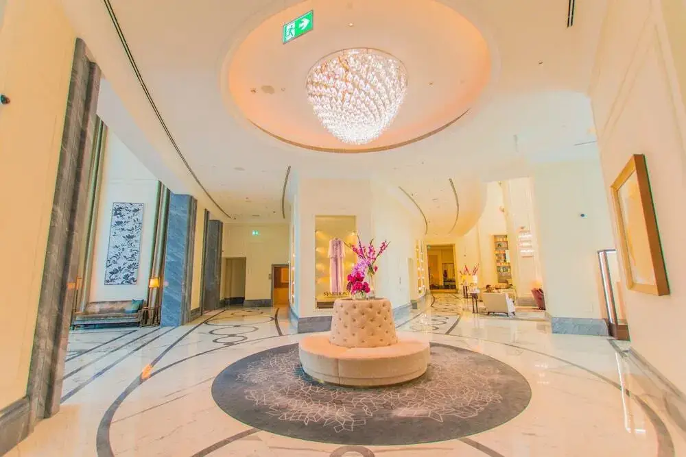 Дубай: Address Boulevard by Edens Dubai