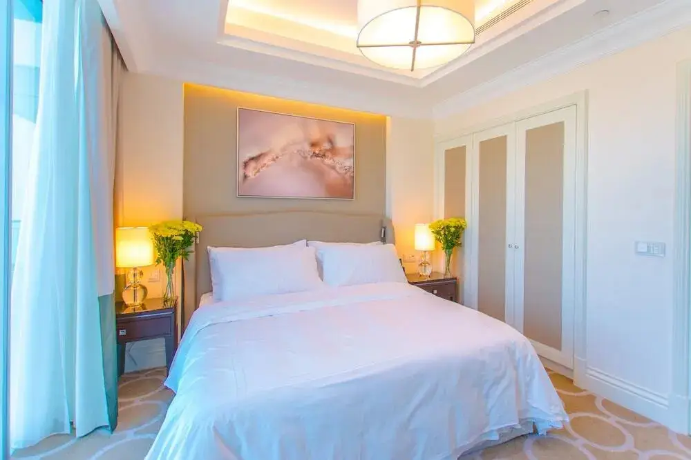 Дубай: Address Boulevard by Edens Dubai
