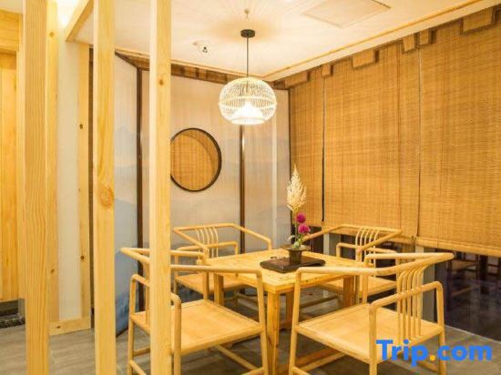 Чэнду: La Fei She Men Zen Hotel