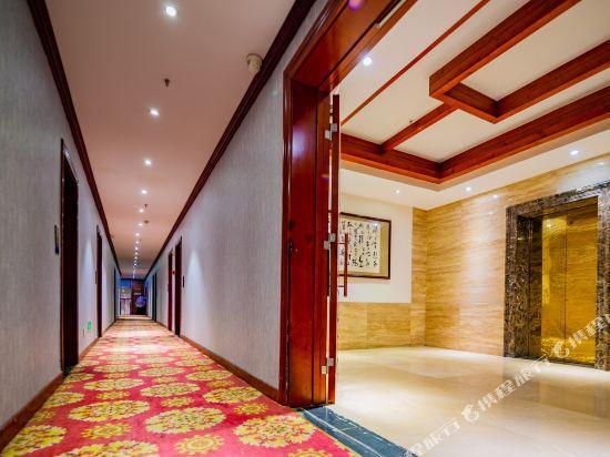 Yafu Hotel (Chongqing Yangjiaping Pedestrian Street) — фото 1