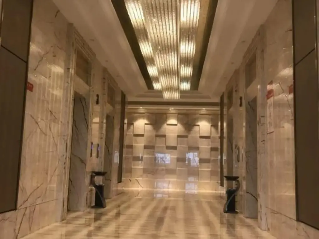Джин-Чжоу: Hong Hu International Hotel