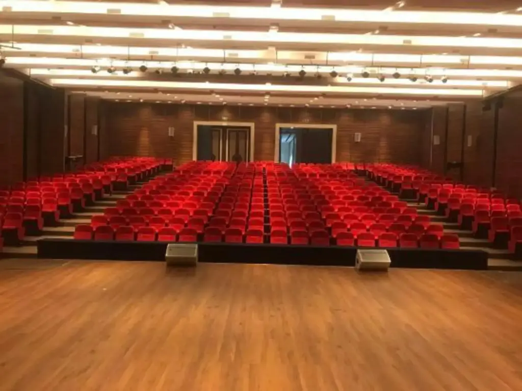 Джин-Чжоу: Hong Hu International Hotel