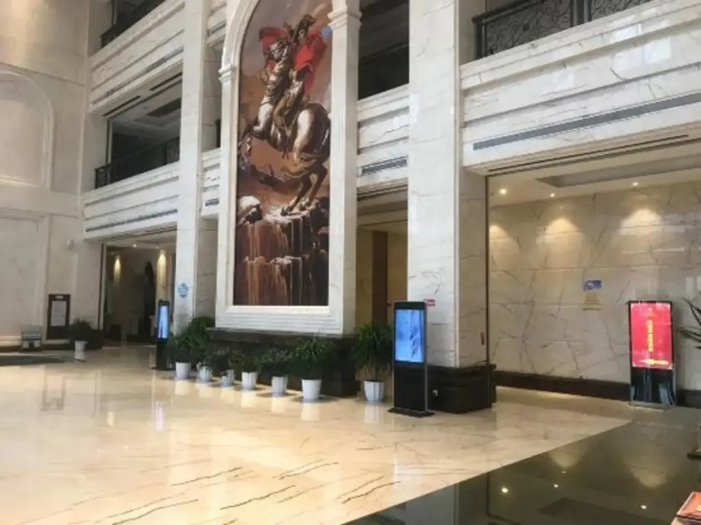 Джин-Чжоу: Hong Hu International Hotel