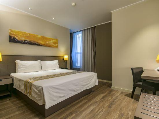 Куньмин: Home Inn Plus (Kunming Dian Lake Haigeng Park Guangfu Road)
