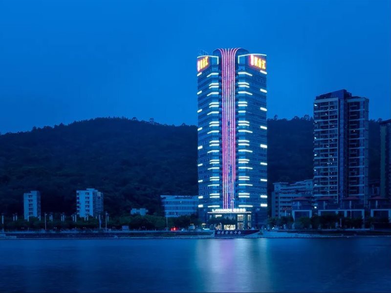 Lavande Hotel (Shaoguan Bishui Huacheng) — фото 1