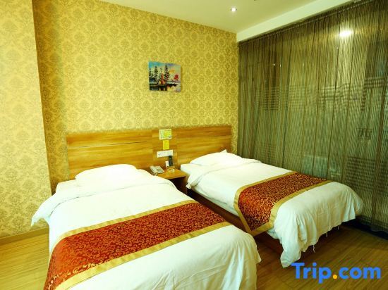 Тайюань: Huazhong Business Hotel (North America N1 Art Shopping Mall Store, Taiyuan South Railway Station)