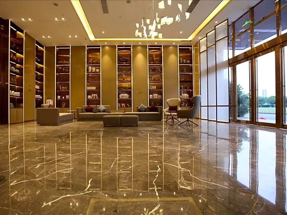 Lavande Hotel (Wuxi East Railway Station) — фото 1