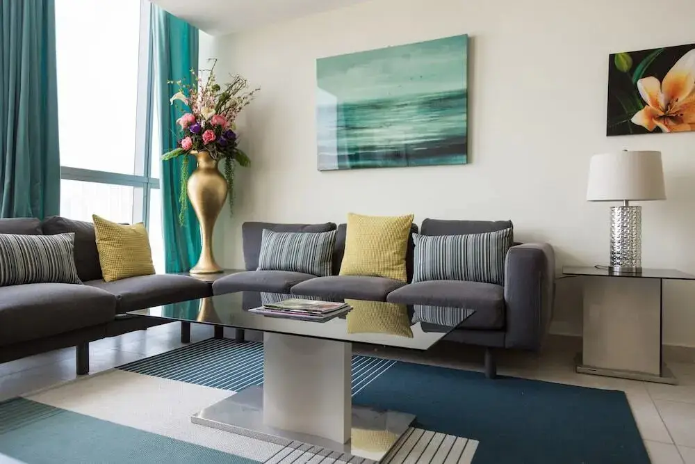 Дубай: Global Lake View by HiGuests Vacation Homes