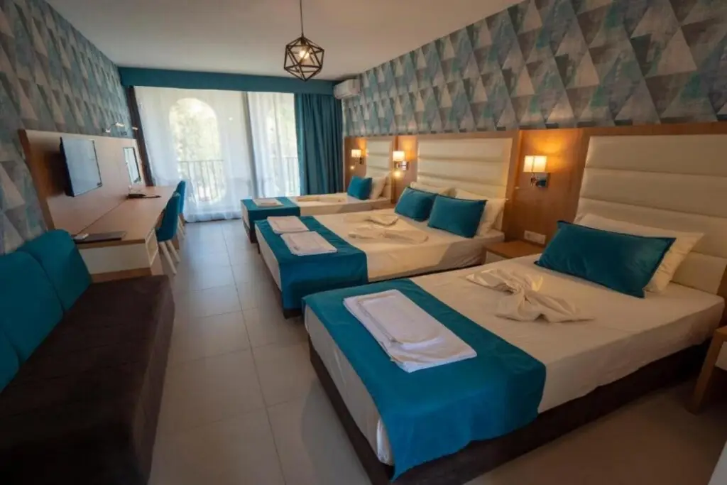 Чань: Tfn Resort