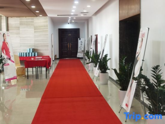 Куньмин: Kunming Nanyang Hotel (Xinluojiawan New Asia Sports City Subway Station)